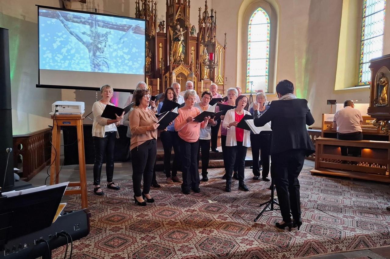 GemeinSangkeit bei Abendserenade in der Marienkapelle