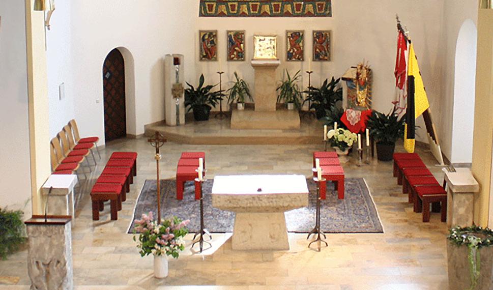 Slider - Blick in den Altarraum von der Empore aus - Homepage der Pfarrei Nordhalben